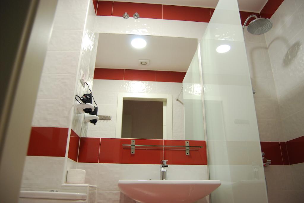 Hostal Petite Maman Madrid Oda fotoğraf