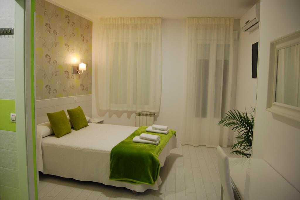 Hostal Petite Maman Madrid Oda fotoğraf