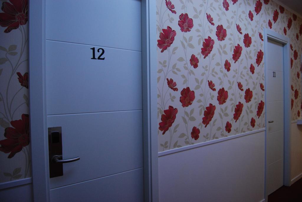 Hostal Petite Maman Madrid Dış mekan fotoğraf