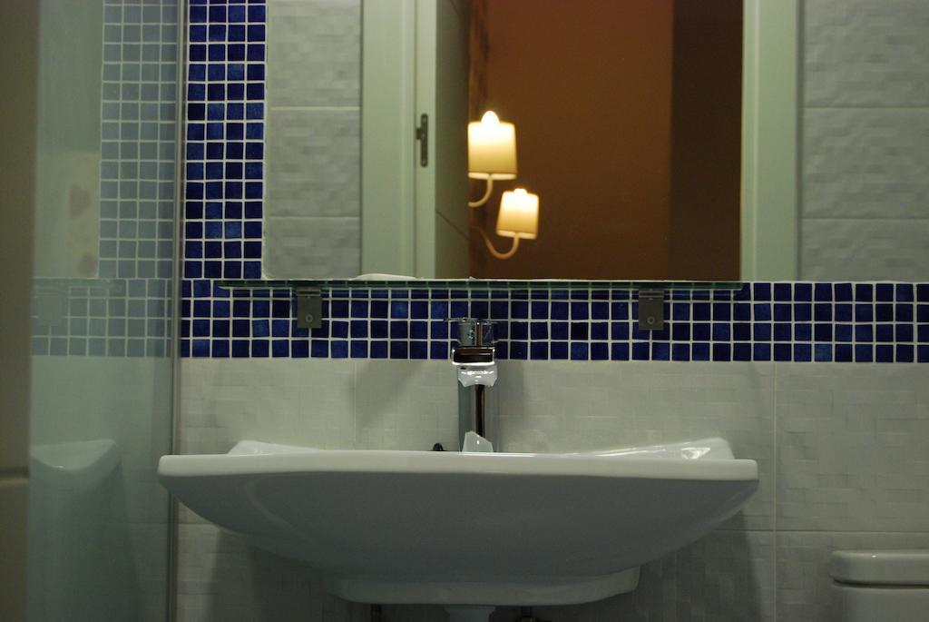 Hostal Petite Maman Madrid Oda fotoğraf