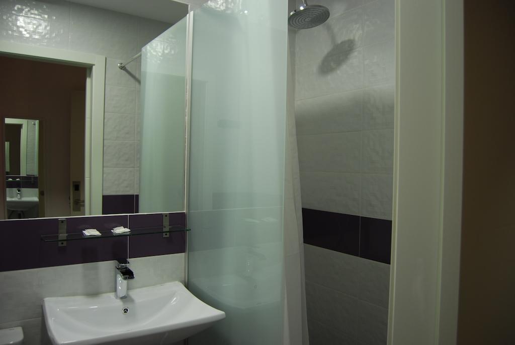 Hostal Petite Maman Madrid Oda fotoğraf