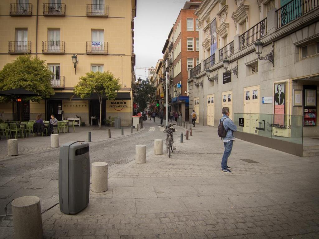 Hostal Petite Maman Madrid Dış mekan fotoğraf